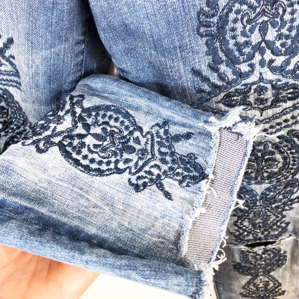 BLANK NYC Skinny Classique Embroidered Floral Jean 27 - Picture 4 of 8